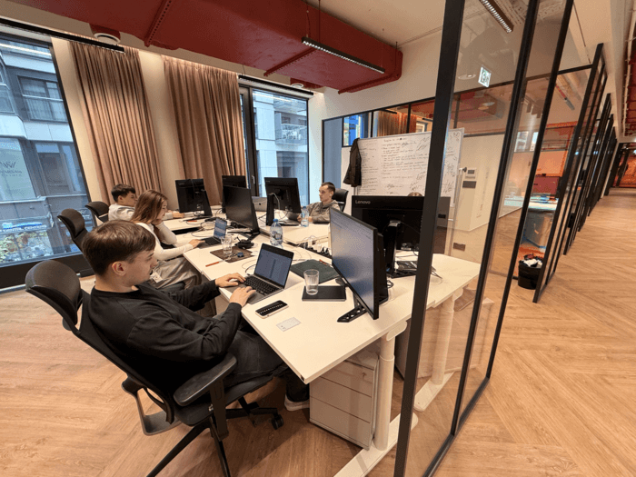 EvaDav office workspace