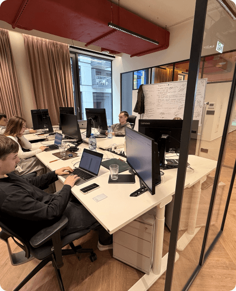 EvaDav office workspace